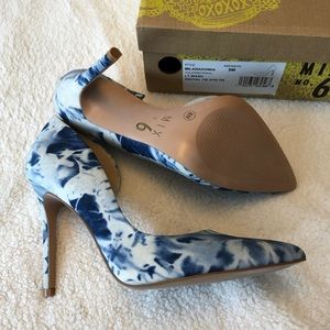 Mix No. 6 Fabric Pumps NWOT